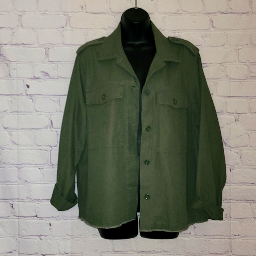 🍁🍁🍁Universal Thread Jacket